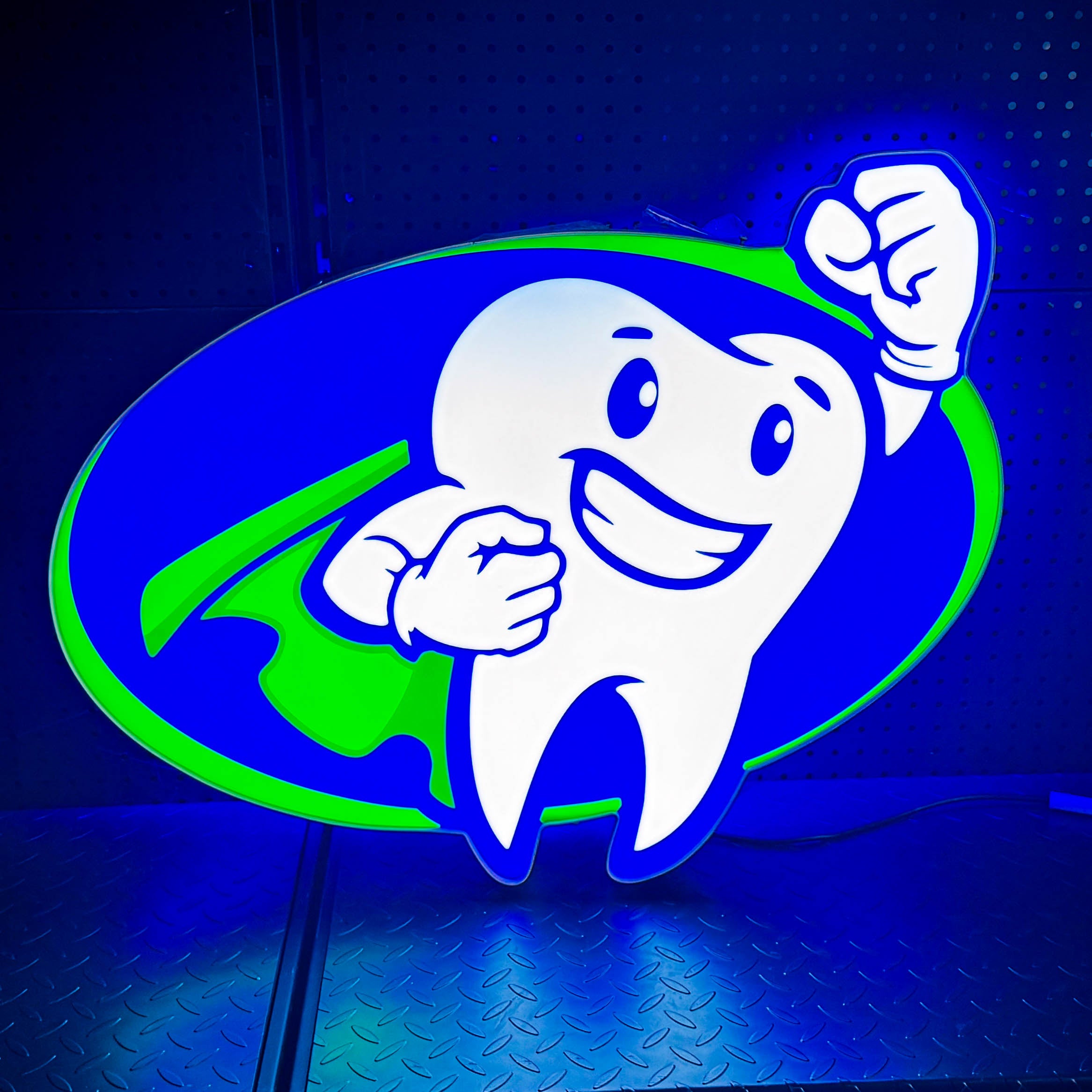 3B DENTAL BACKLIT LOGO SIGN 
