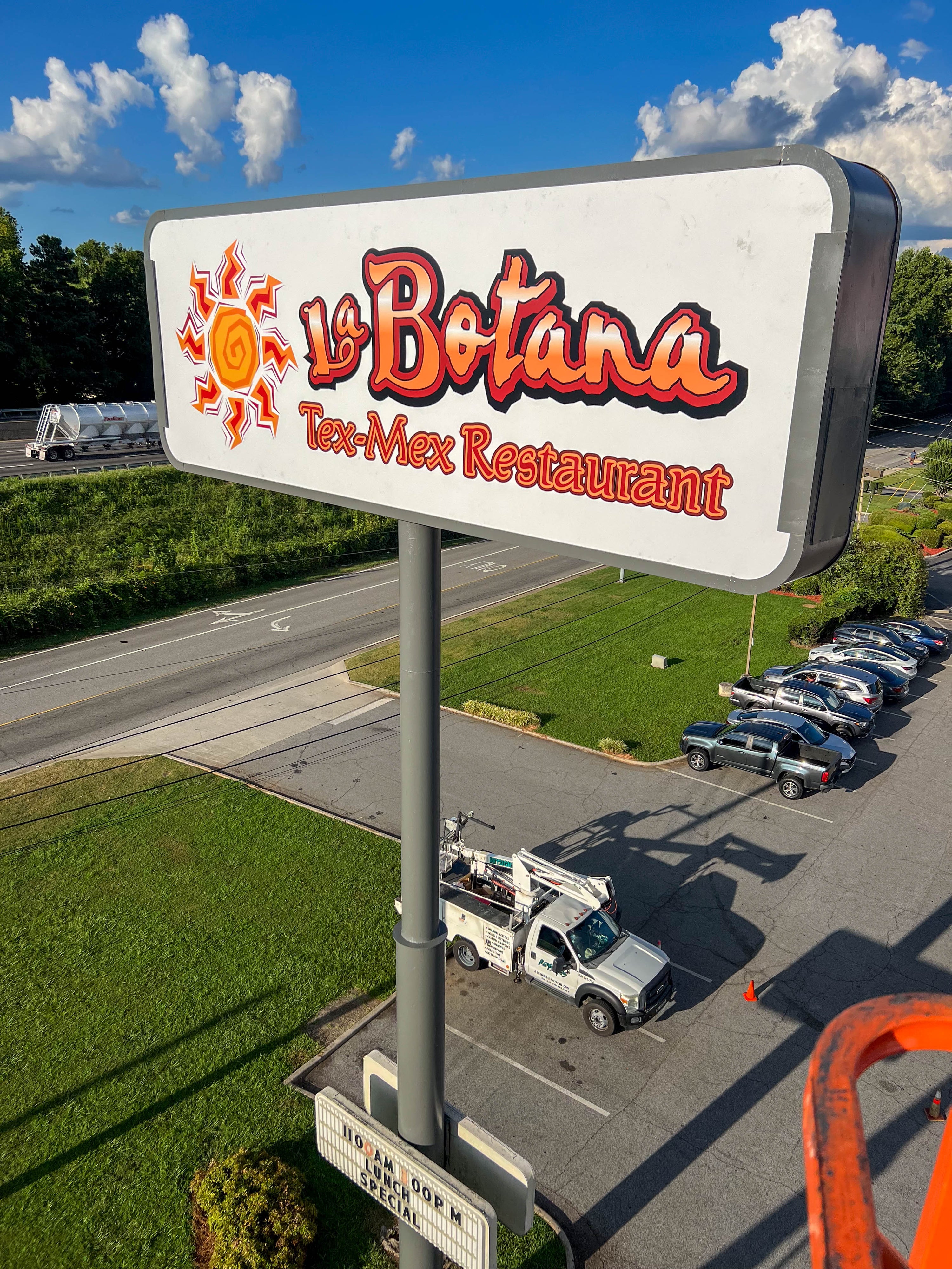 la botana billboard signs rey signs high rise pole