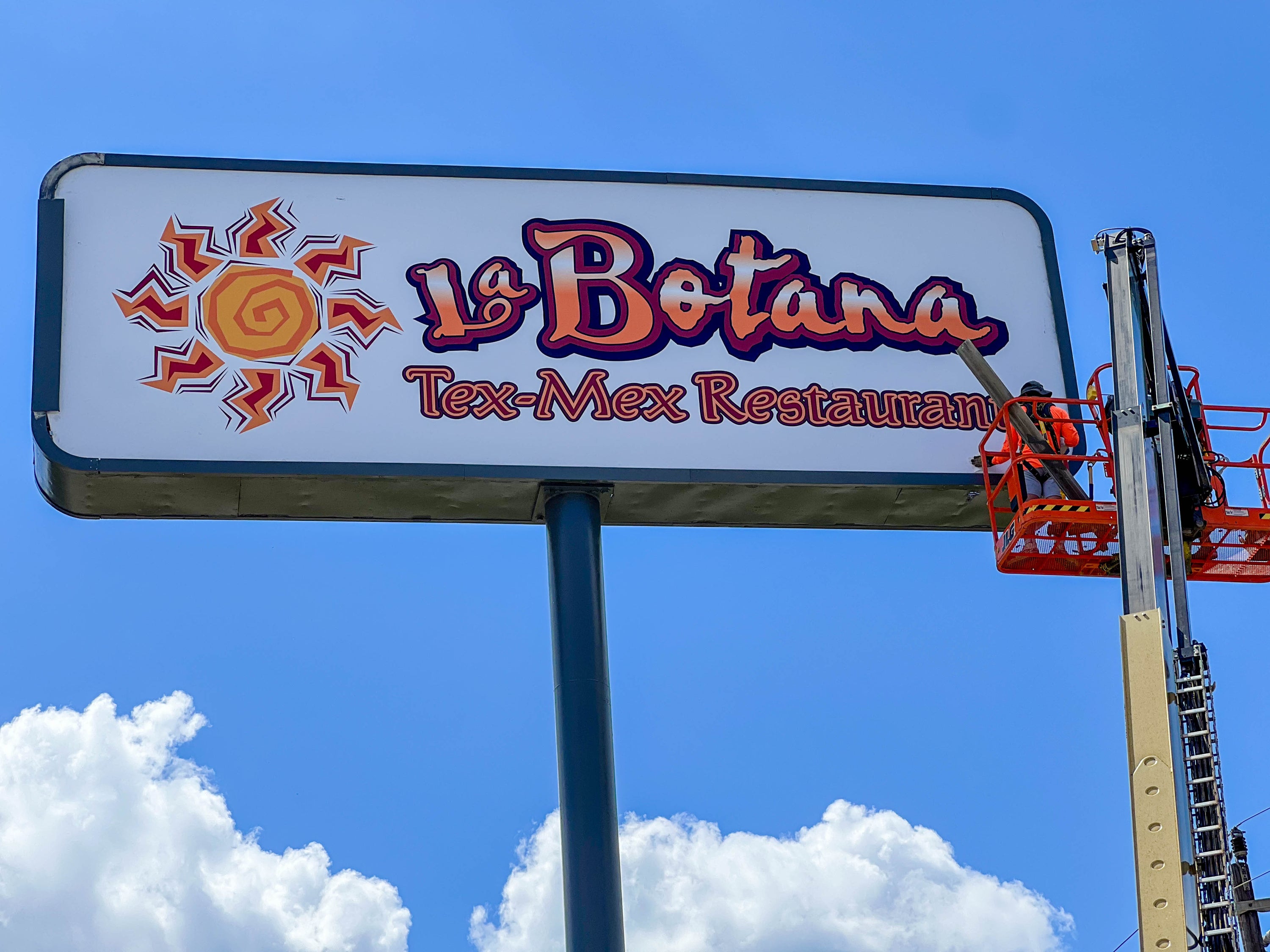 la botana rey signs flex face billboard 