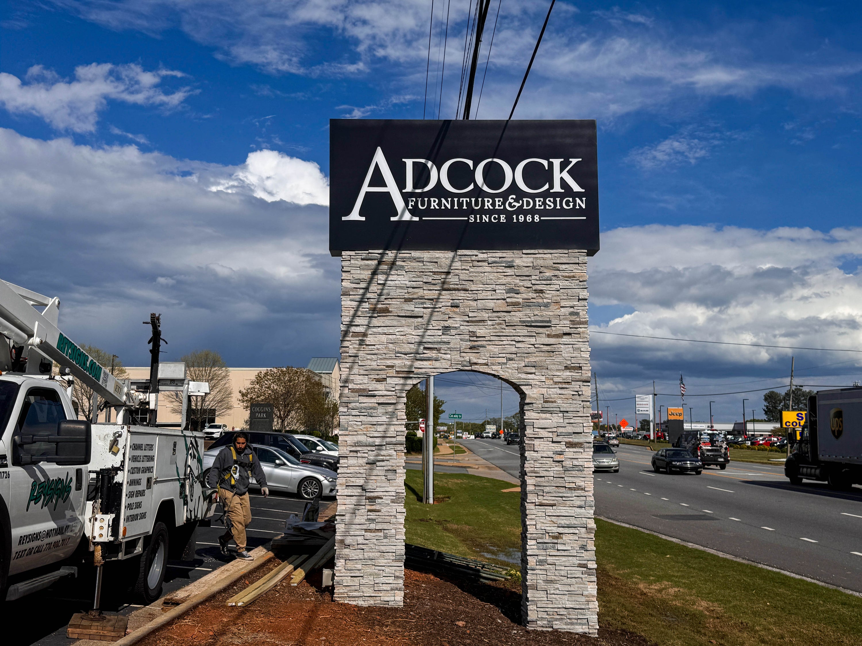 Rey Signs: Custom Monument Signs & LED Ground Signs for Atlanta Businesses